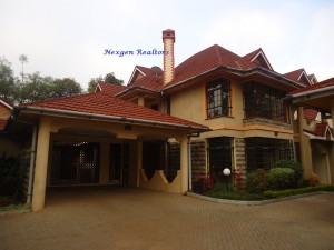 5 BEDROOM  TOWN HOUSE – TO LET IN LAVINGTON